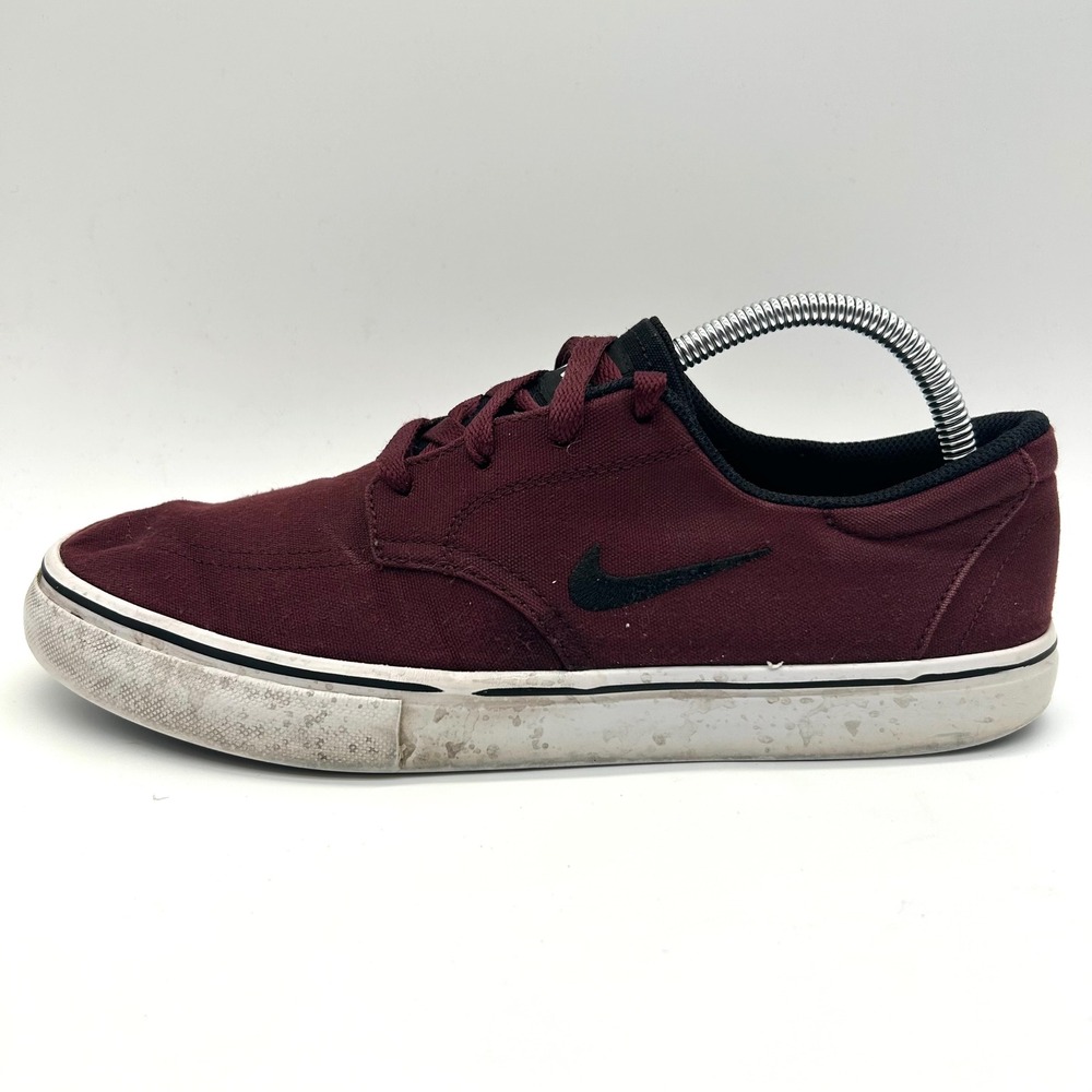 Nike SB Clutch Skateboarding Shoes Mens 9 Maroon Low Canvas Sneakers 729825-600
